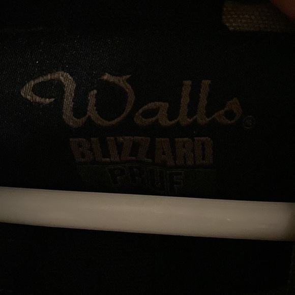 Boys heavy coat - Picture 3 of 6